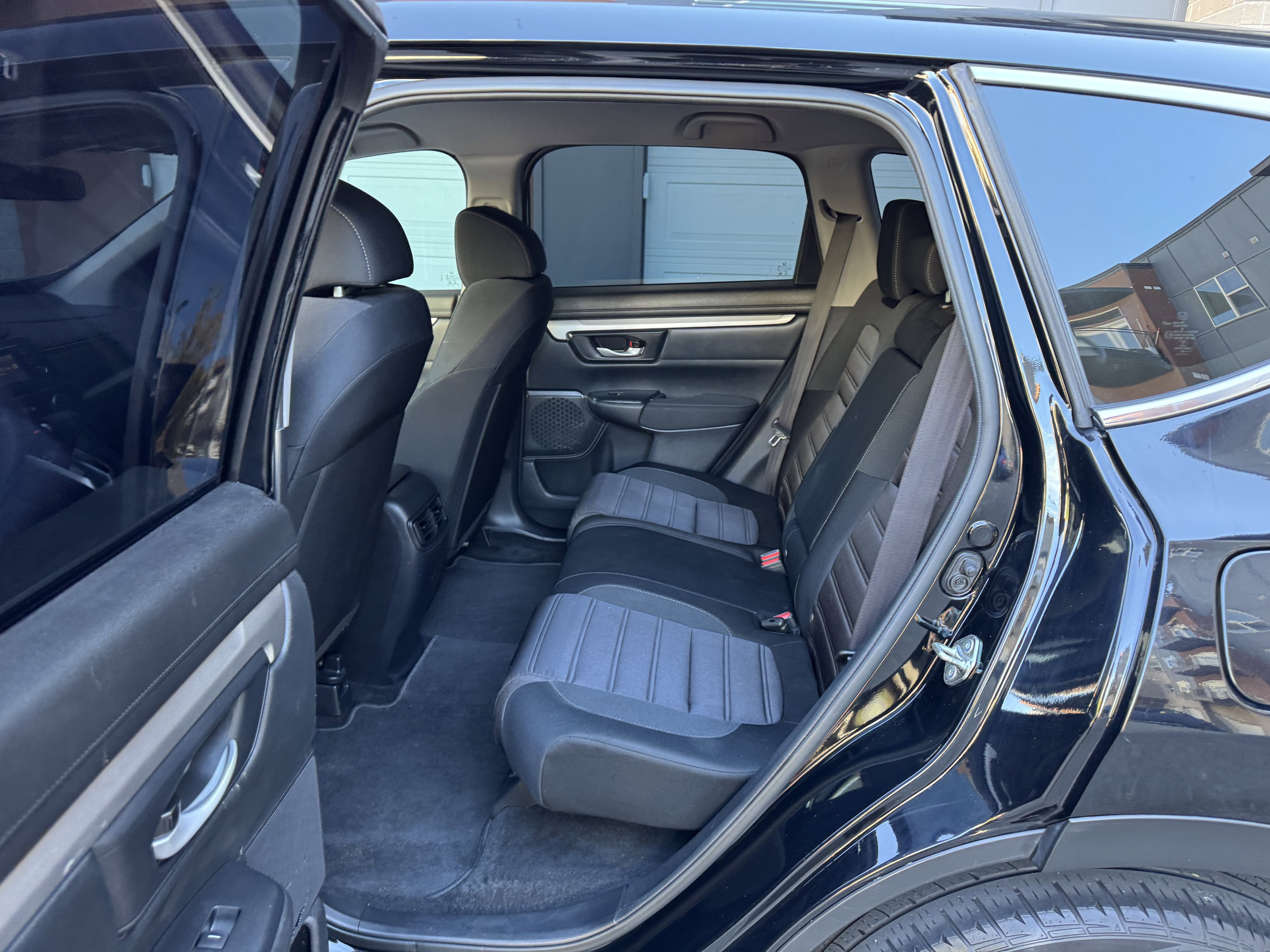 Used 2018 Honda CR-V LX image 27