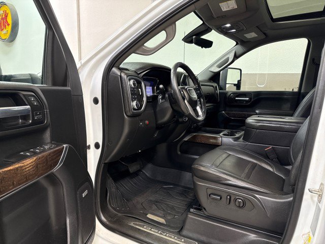 Used 2020 GMC Sierra 3500 Denali w/ Denali Ultimate Package image 12