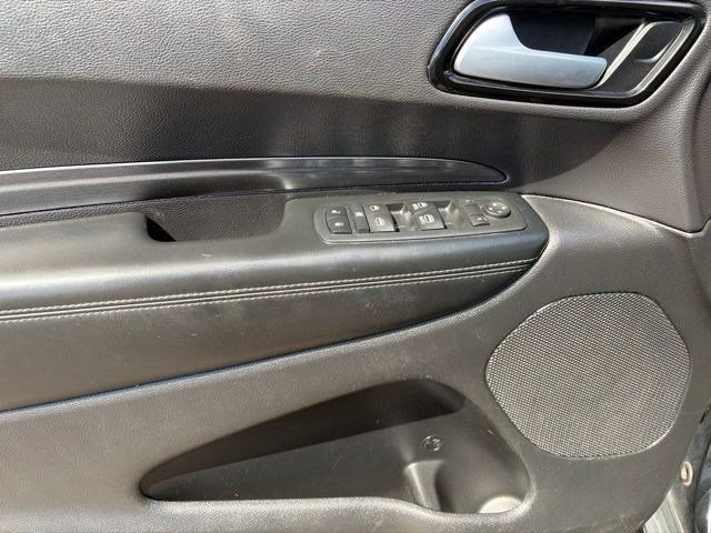 Used 2022 Dodge Durango SXT AWD/4WD image 12