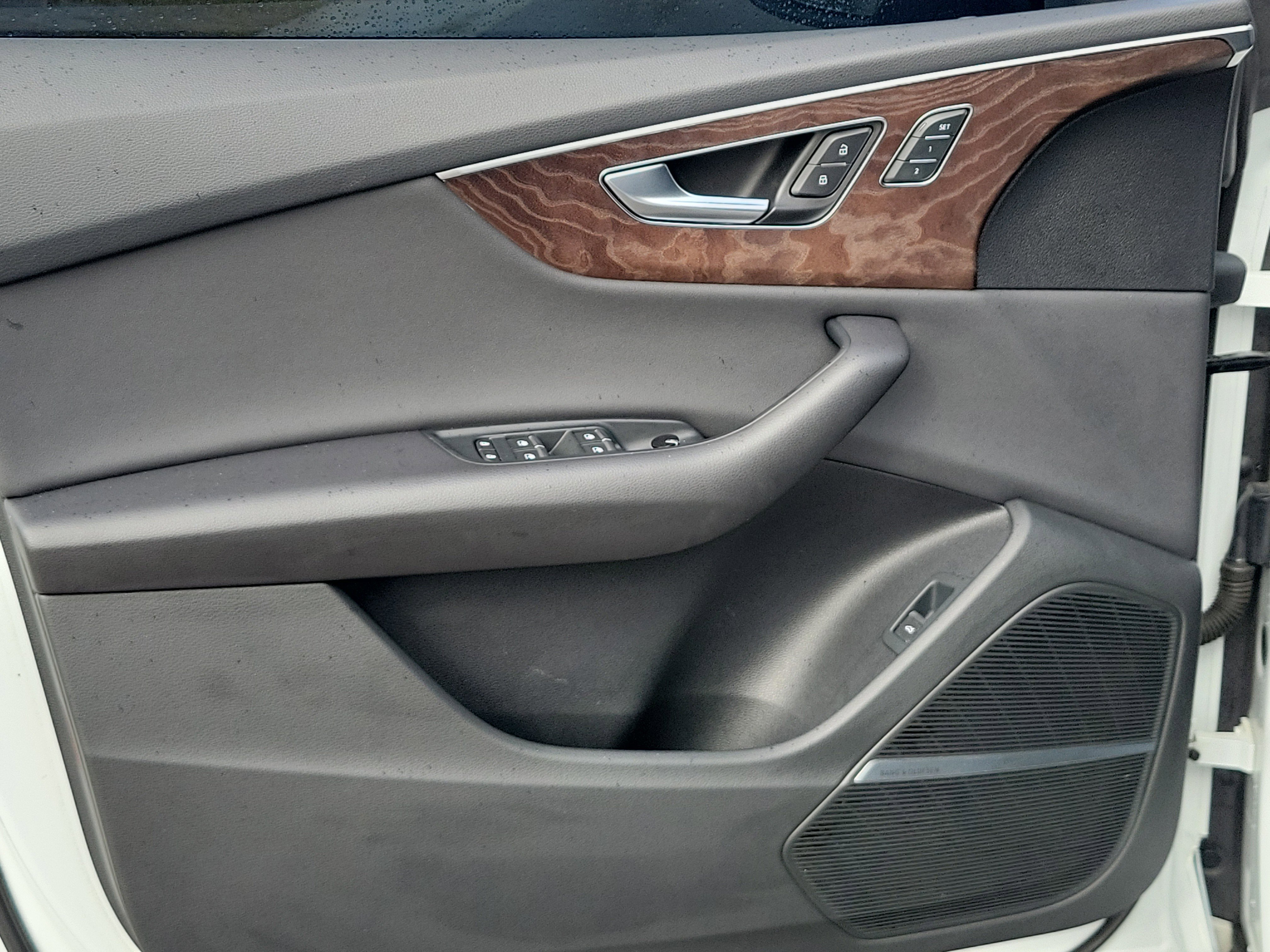 Used 2020 Audi Q8 Premium Plus w/ Premium Plus Package image 17