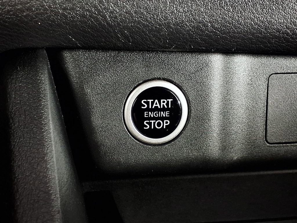 Used 2023 Nissan Rogue S FWD image 16