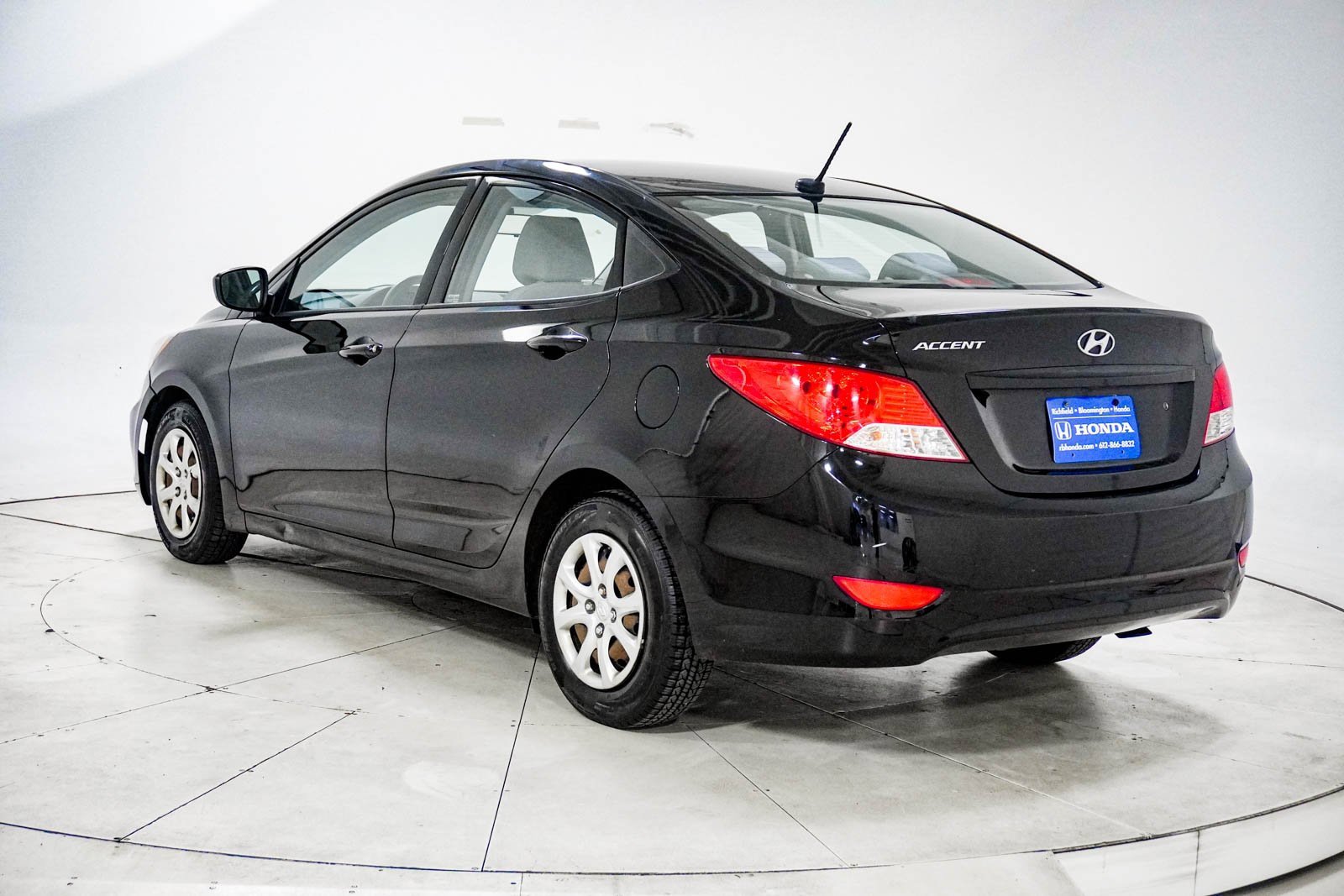 Used 2013 Hyundai Accent GLS image 6