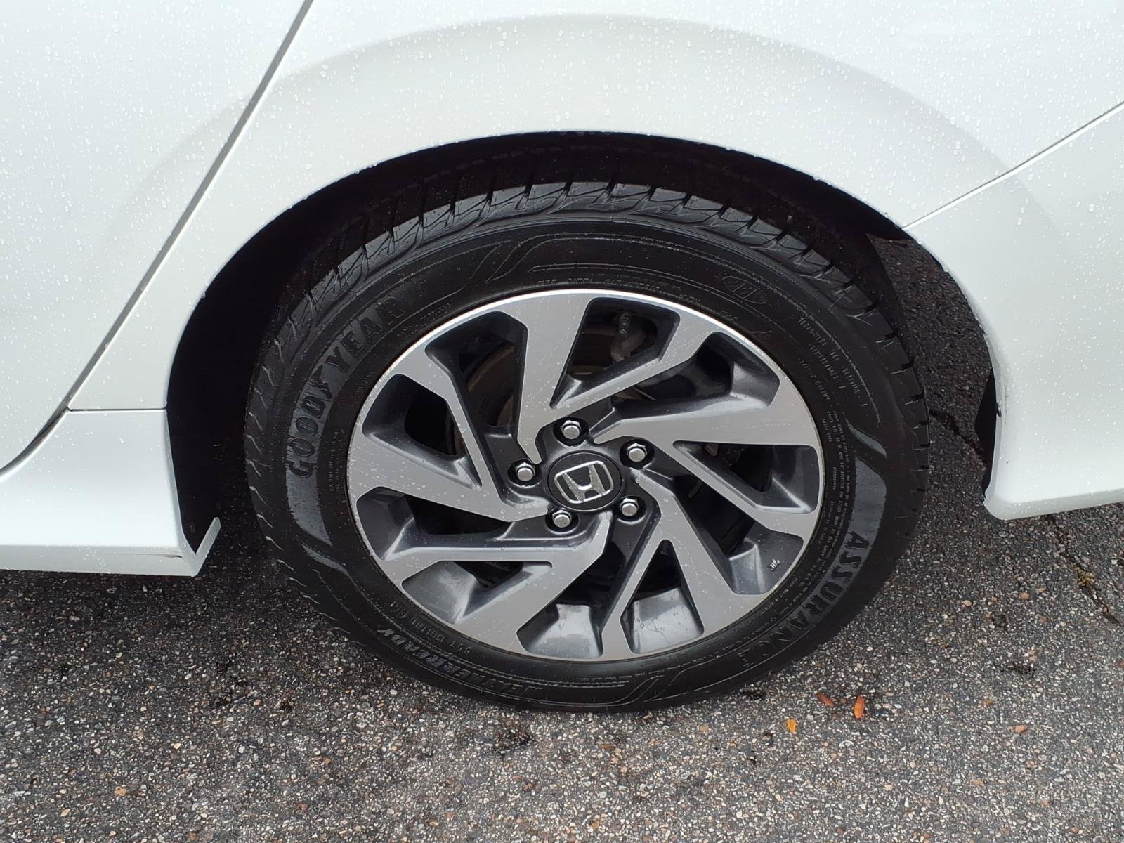 Used 2018 Honda Civic EX image 13