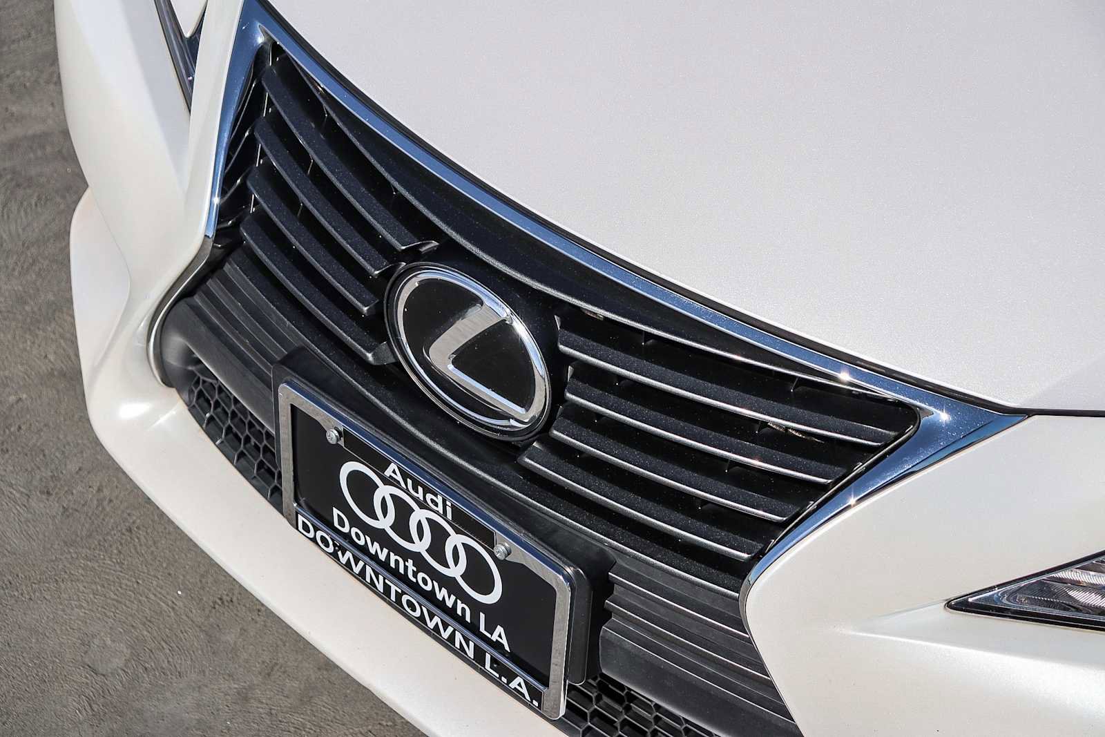 Used 2016 Lexus IS 200t image 8