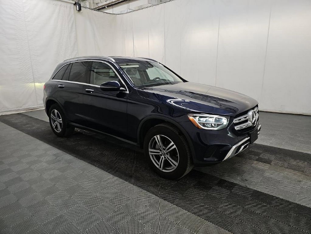 Used 2022 Mercedes-Benz GLC 300 4MATIC w/ Premium Package Lite image 3