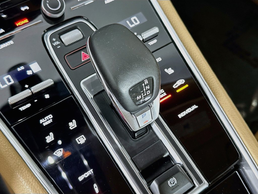 Certified 2021 Porsche Panamera RWD image 19