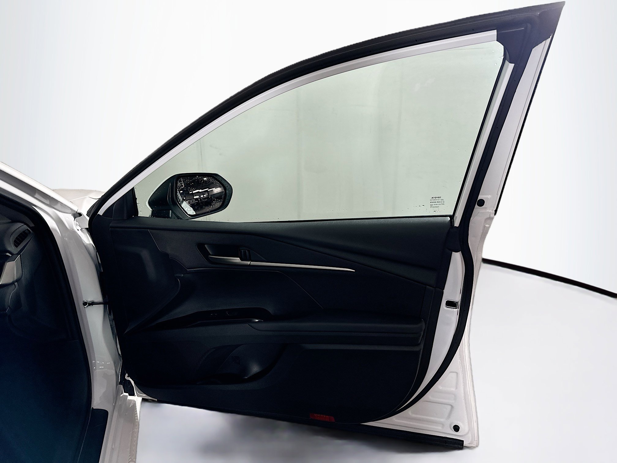 Used 2025 Toyota Camry LE image 31