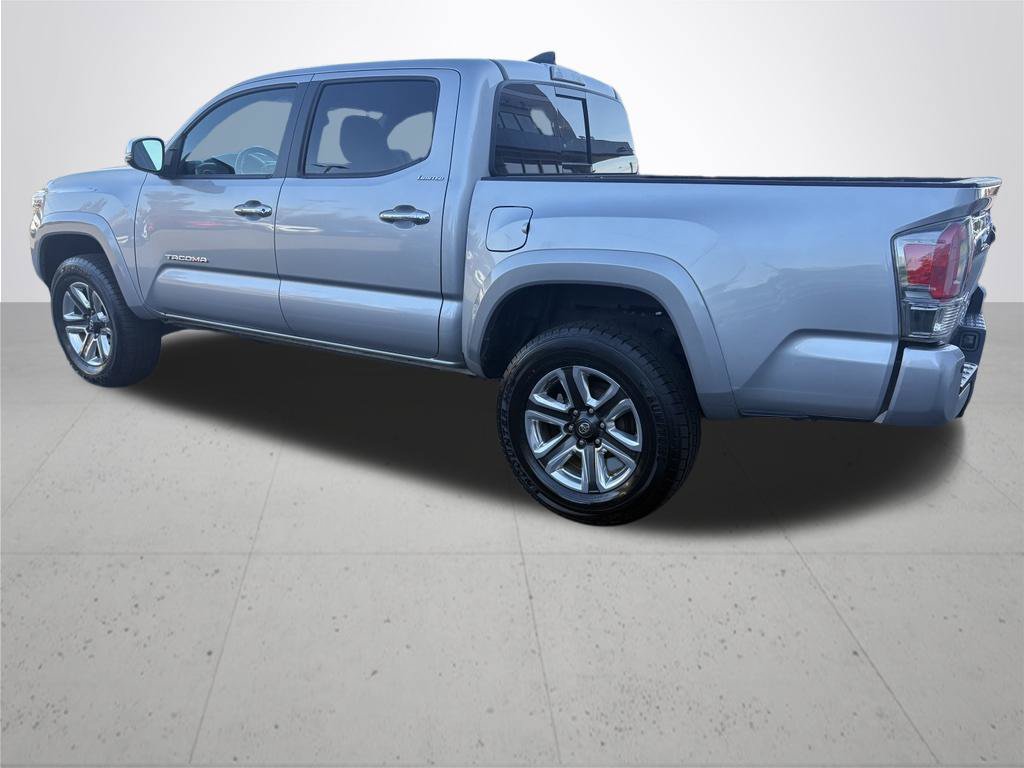 Used 2018 Toyota Tacoma Limited AWD/4WD image 10