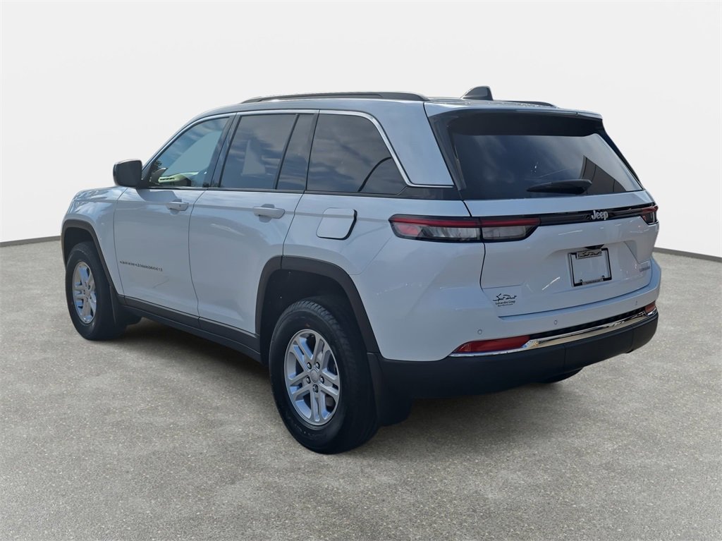 New 2025 Jeep Grand Cherokee Laredo image 7