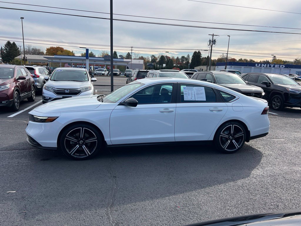 Used 2023 Honda Accord Sport image 2