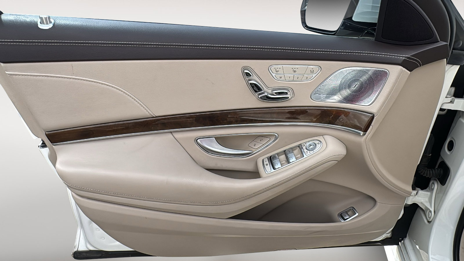 Used 2017 Mercedes-Benz S 550 Sedan image 16
