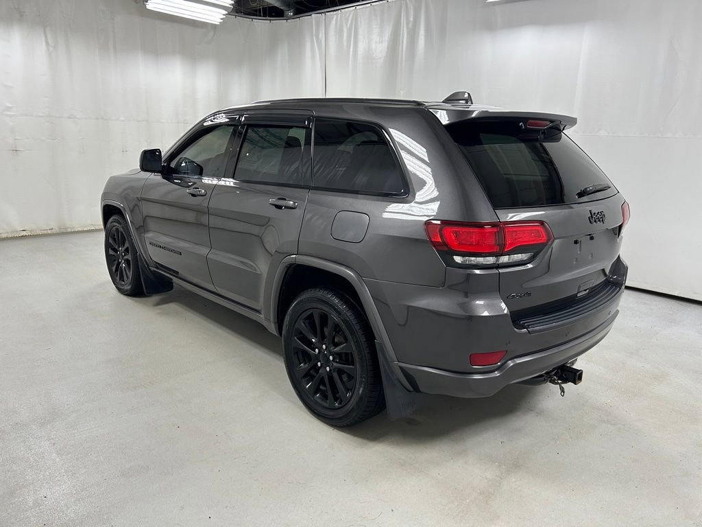 Used 2019 Jeep Grand Cherokee Altitude AWD/4WD image 7