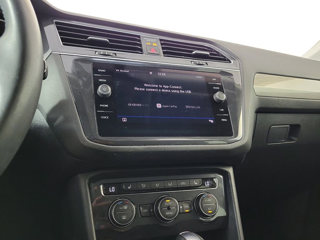 Used 2020 Volkswagen Tiguan SE w/ Panoramic Sunroof Package AWD/4WD image 19