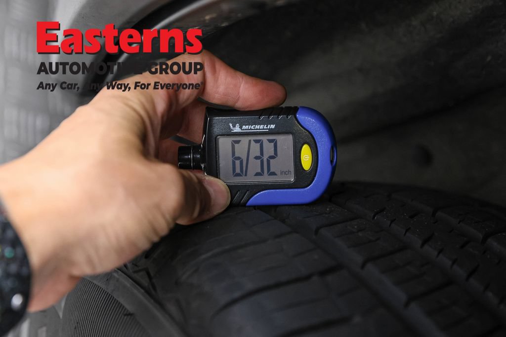 Used 2021 Jeep Grand Cherokee Laredo AWD/4WD image 27