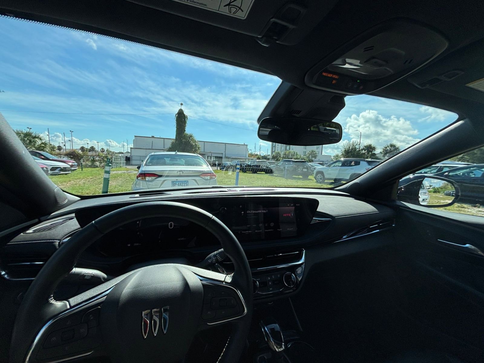 Used 2025 Buick Envista Sport Touring image 33