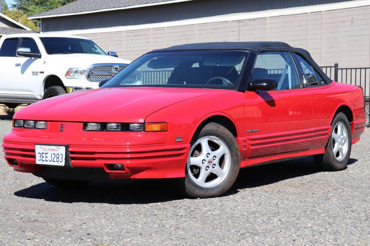 Used 1993 Oldsmobile Cutlass Supreme Convertible image 14