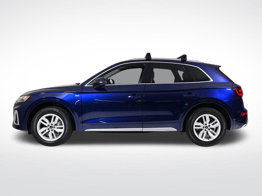 Certified 2022 Audi Q5 2.0T Premium w/ Convenience Package image 2