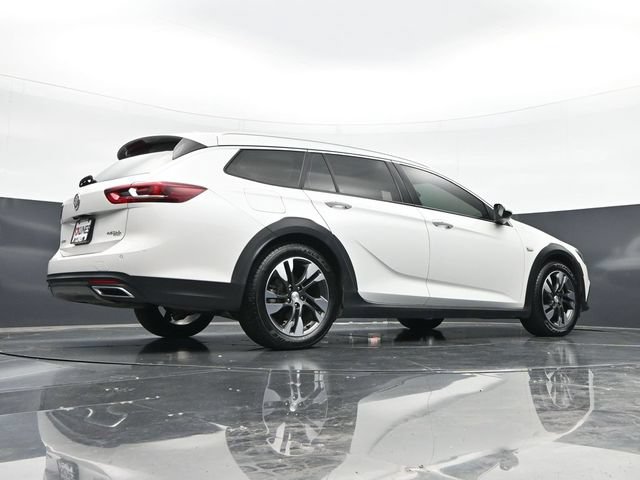 Used 2018 Buick Regal Essence w/ Driver Confidence Package #1 AWD/4WD image 46