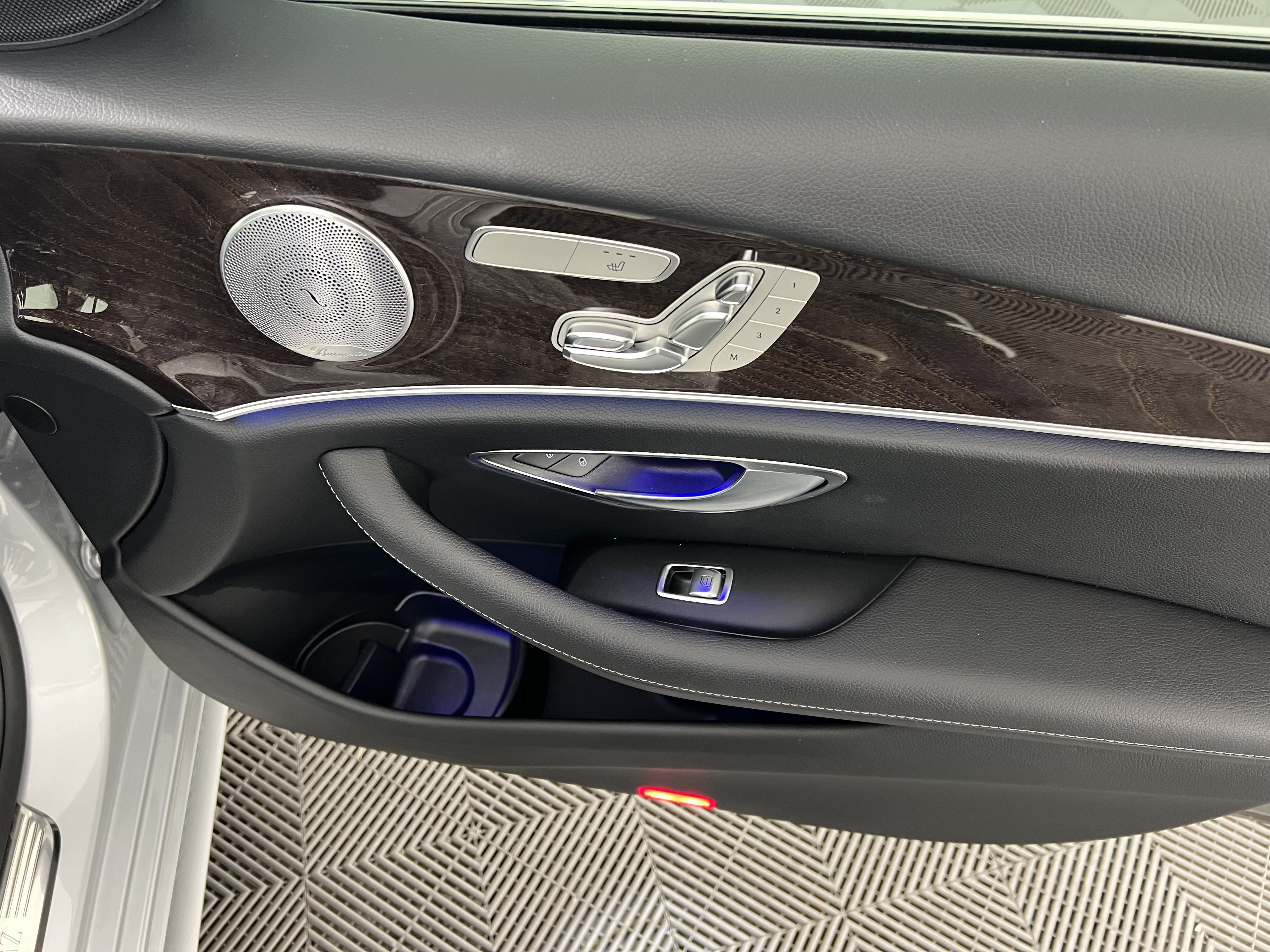Certified 2019 Mercedes-Benz E 300 4MATIC image 25