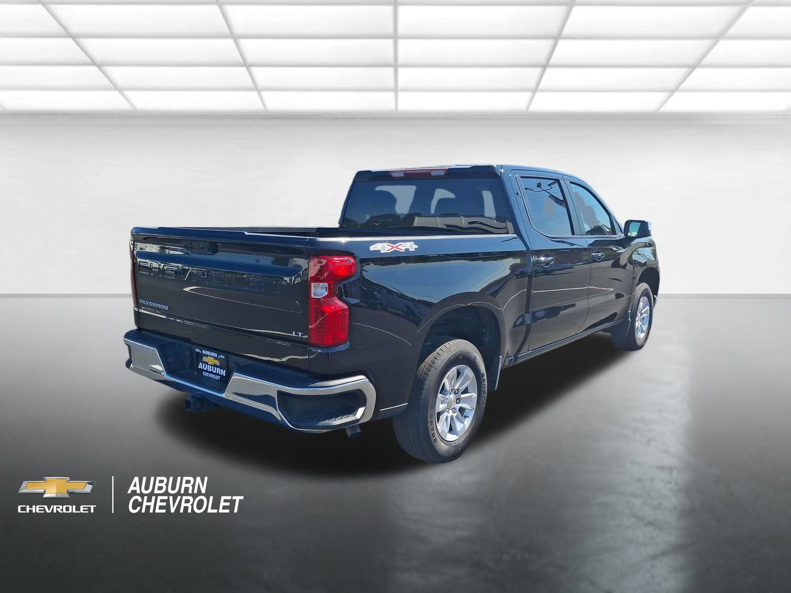 Certified 2025 Chevrolet Silverado 1500 LT AWD/4WD image 3
