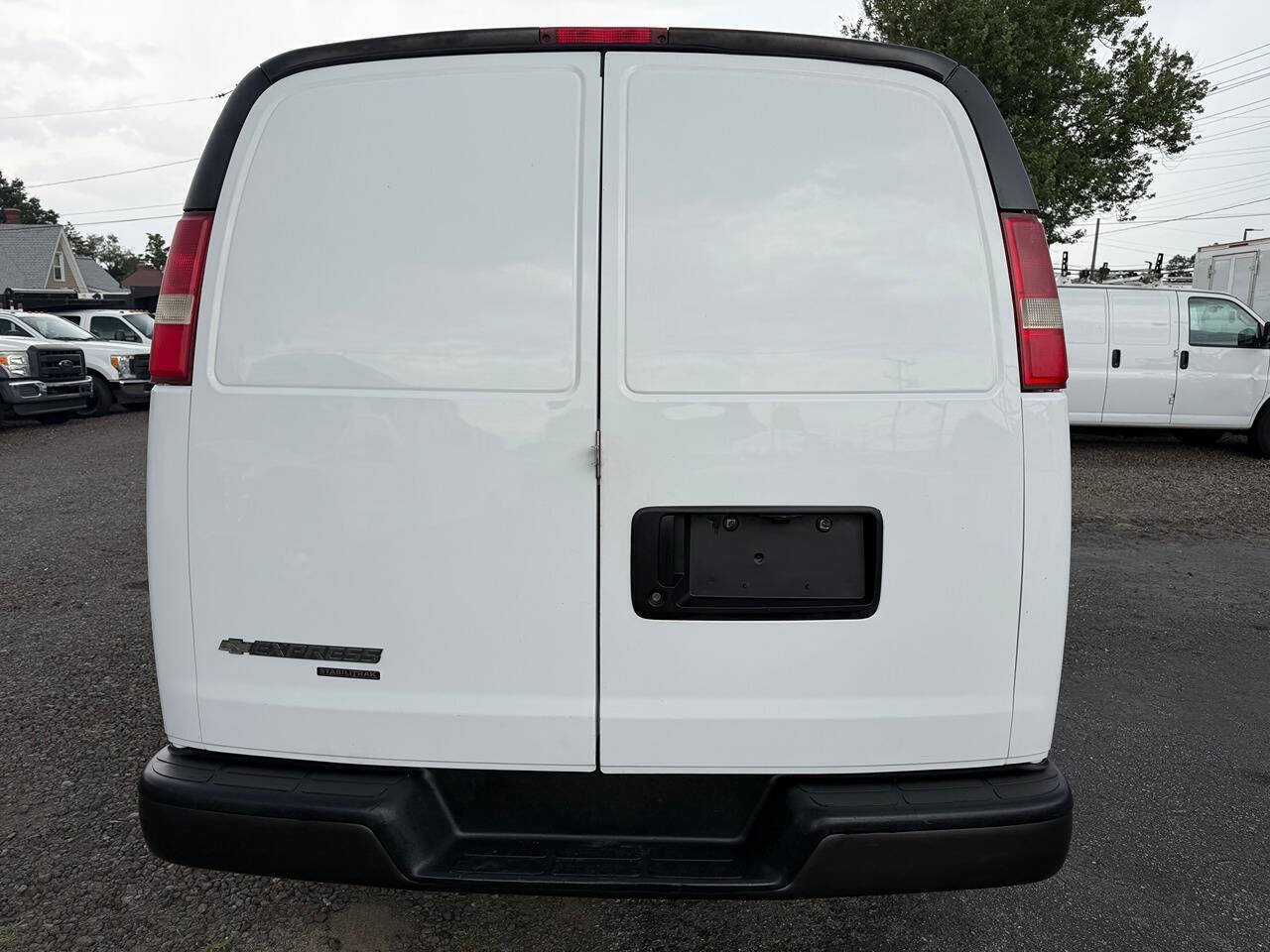 Used 2015 Chevrolet Express 2500 RWD image 5