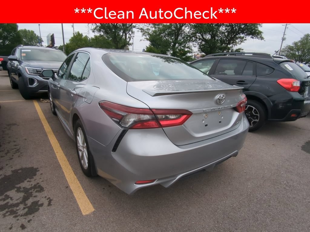 Used 2024 Toyota Camry SE FWD image 4