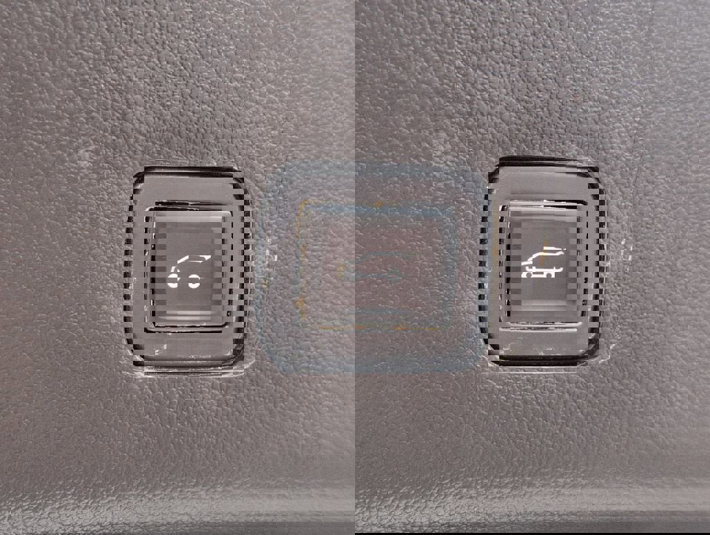 Used 2020 Chevrolet Traverse Premier w/ LPO, Floor Liner Package image 6