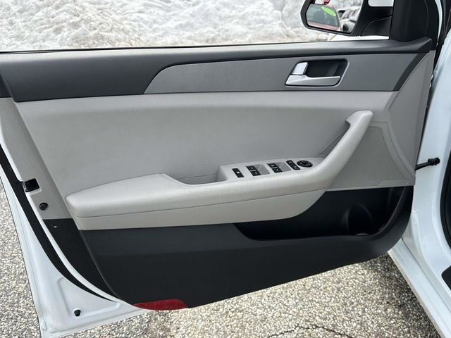Used 2016 Hyundai Sonata SE image 16