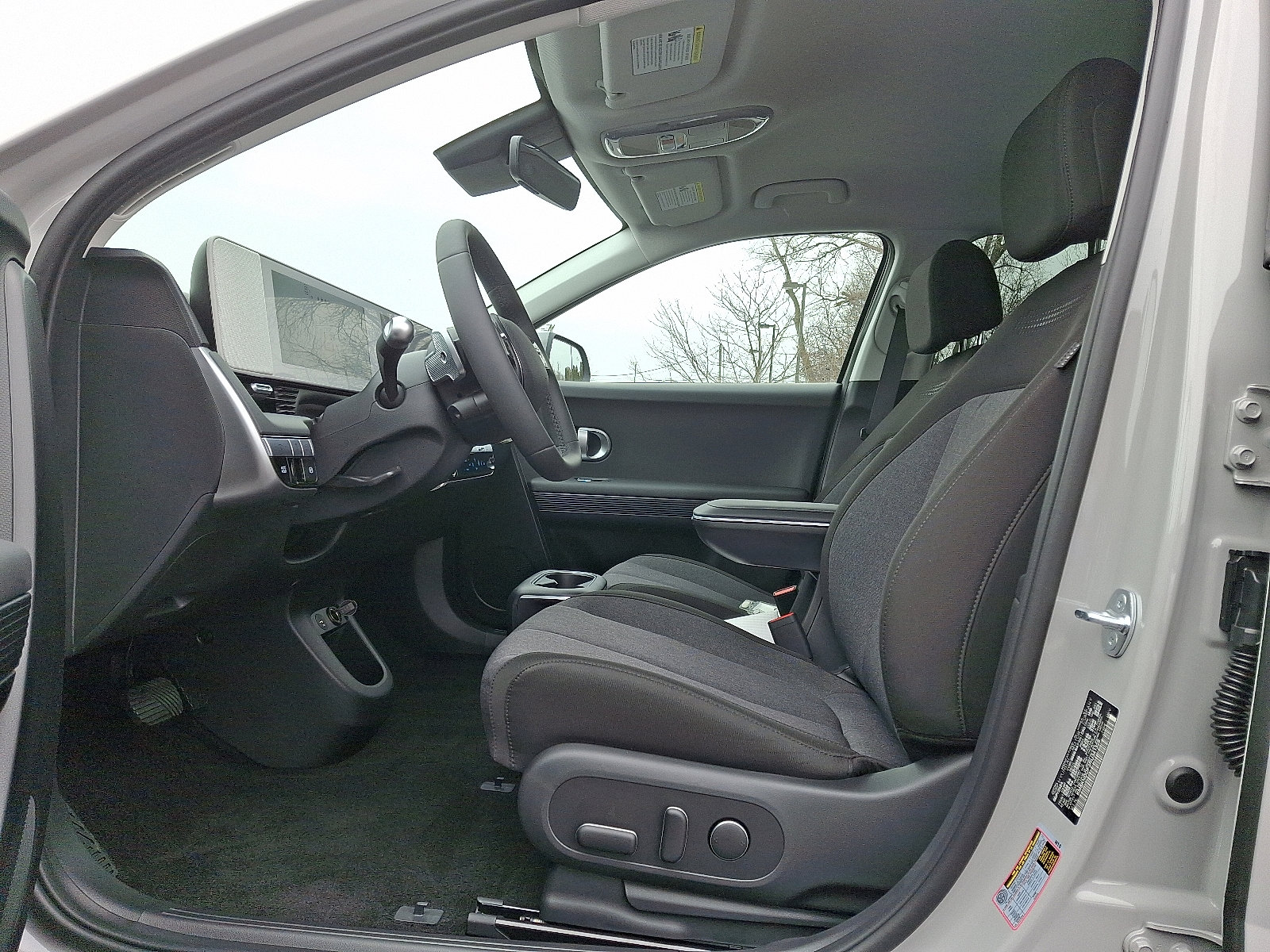 New 2024 Hyundai Ioniq 5 SEL image 6