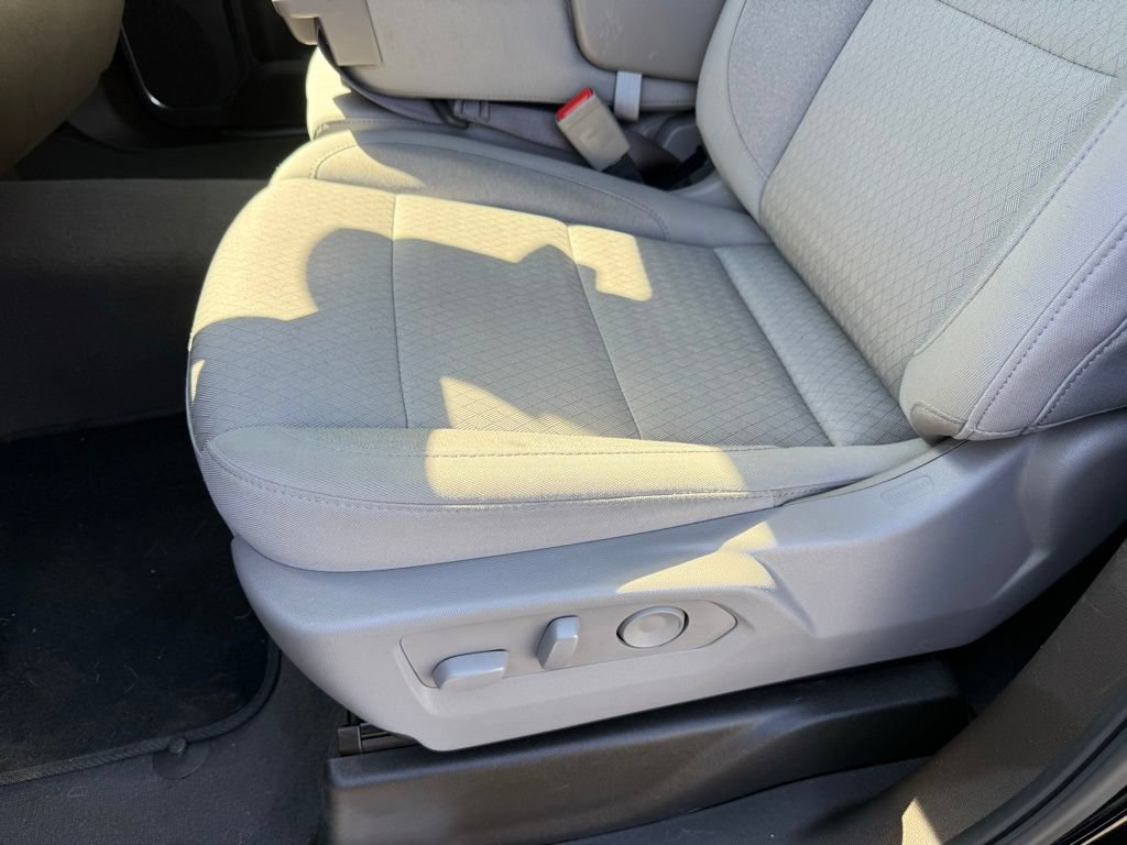 Used 2025 Chevrolet Silverado 1500 LT AWD/4WD image 9