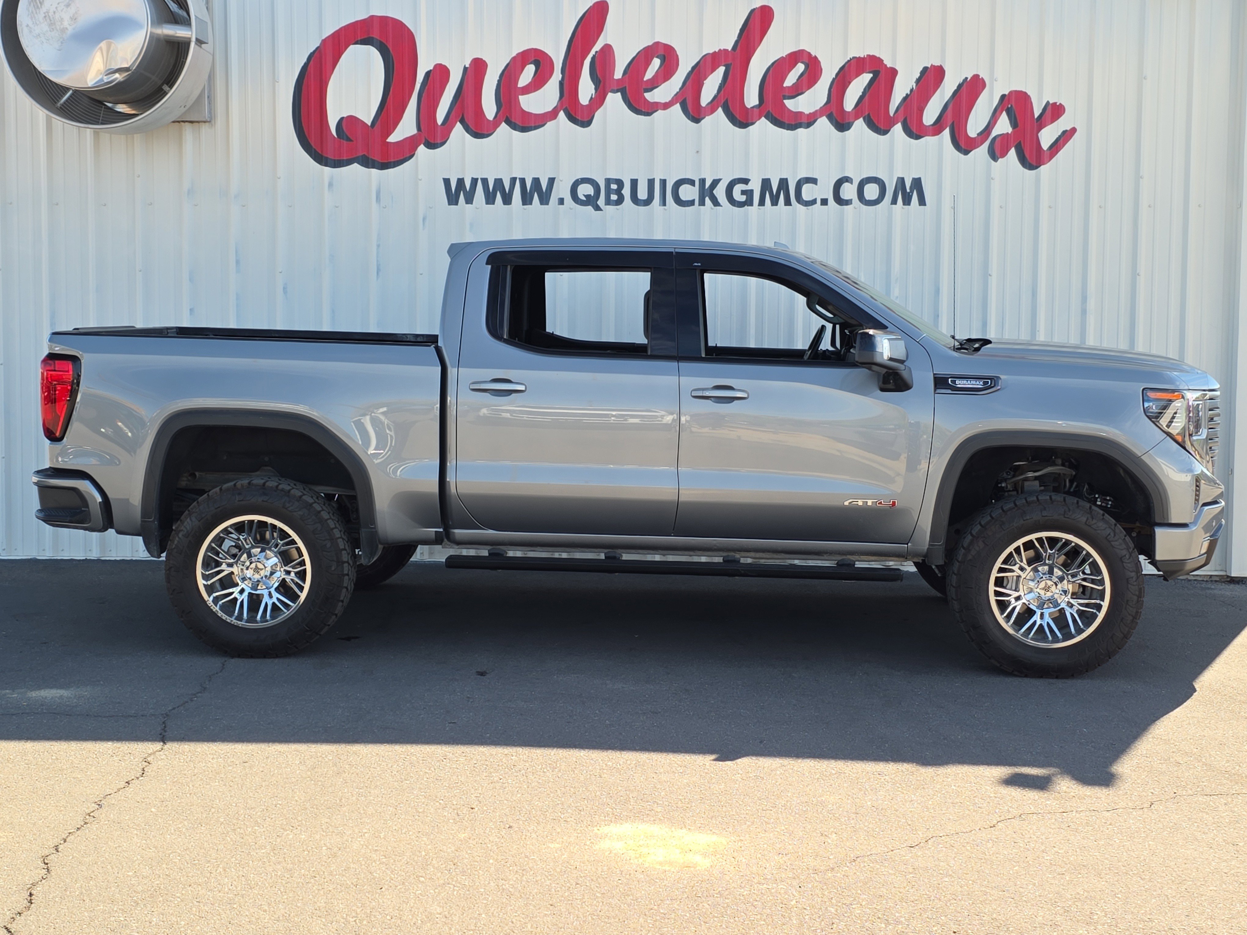 Used 2024 GMC Sierra 1500 AT4 w/ AT4 Preferred Package image 12