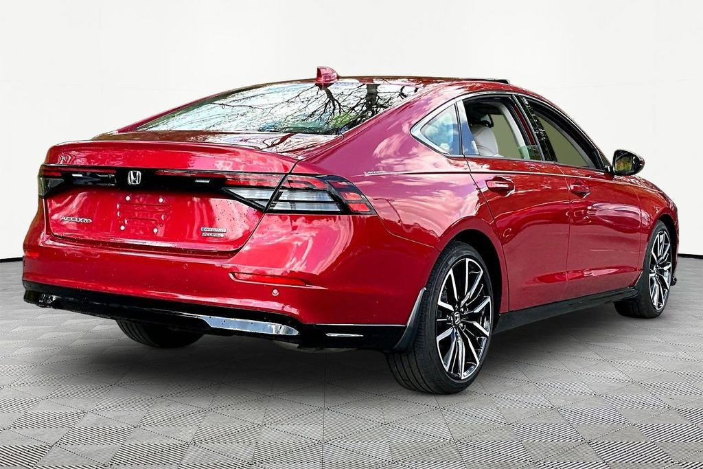 Used 2024 Honda Accord Touring image 6