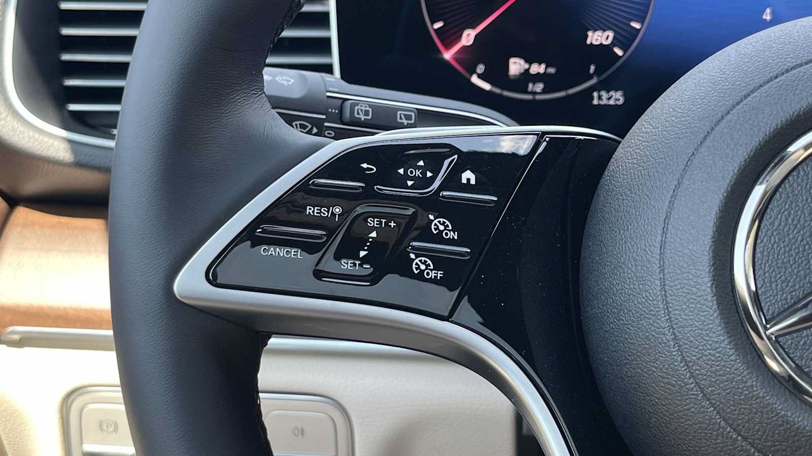 New 2026 Mercedes-Benz GLE 350 4MATIC image 40