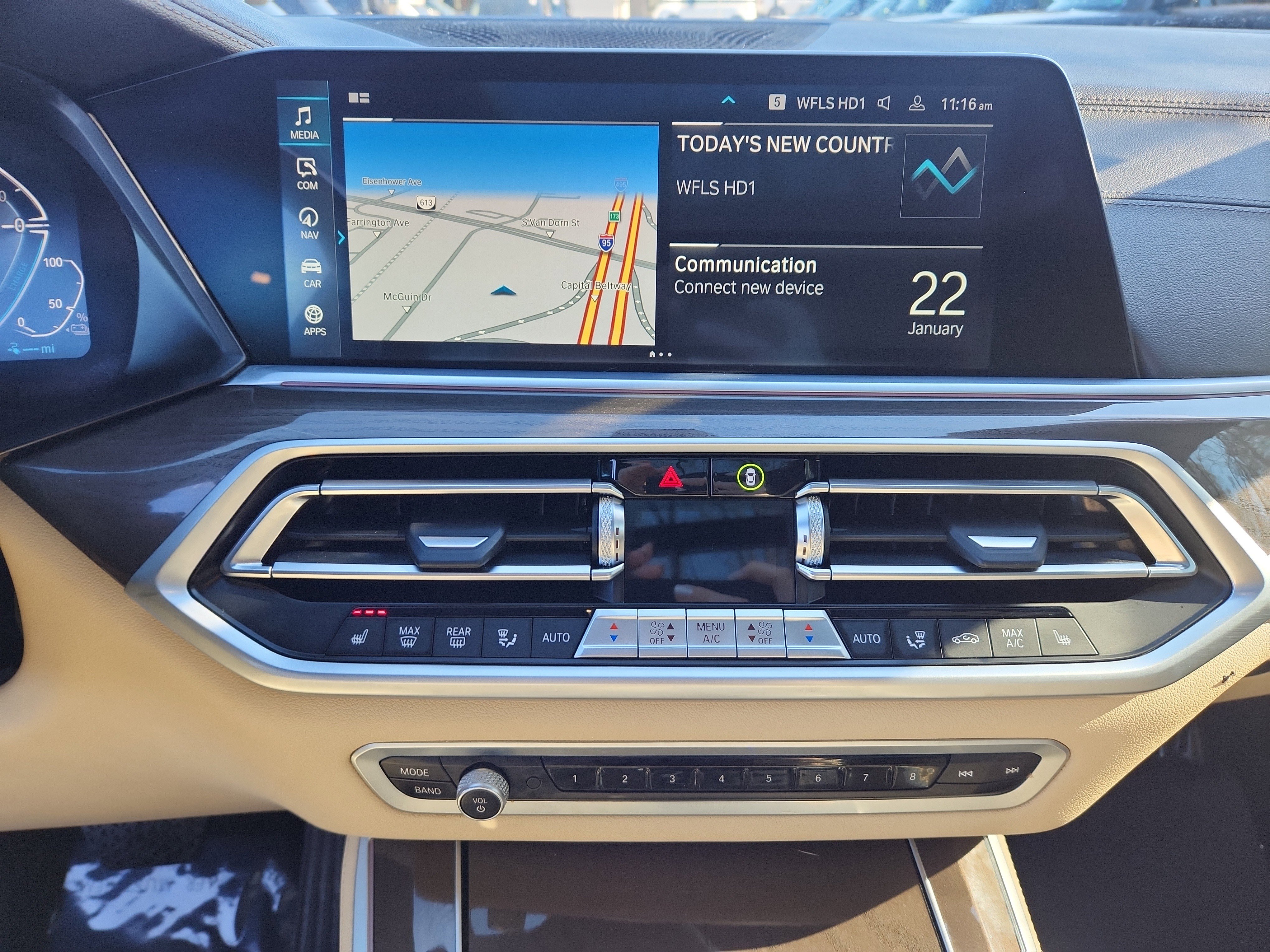 Used 2022 BMW X5 xDrive45e w/ Climate Comfort Package image 17