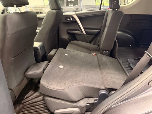 Used 2017 Toyota RAV4 XLE AWD/4WD image 18