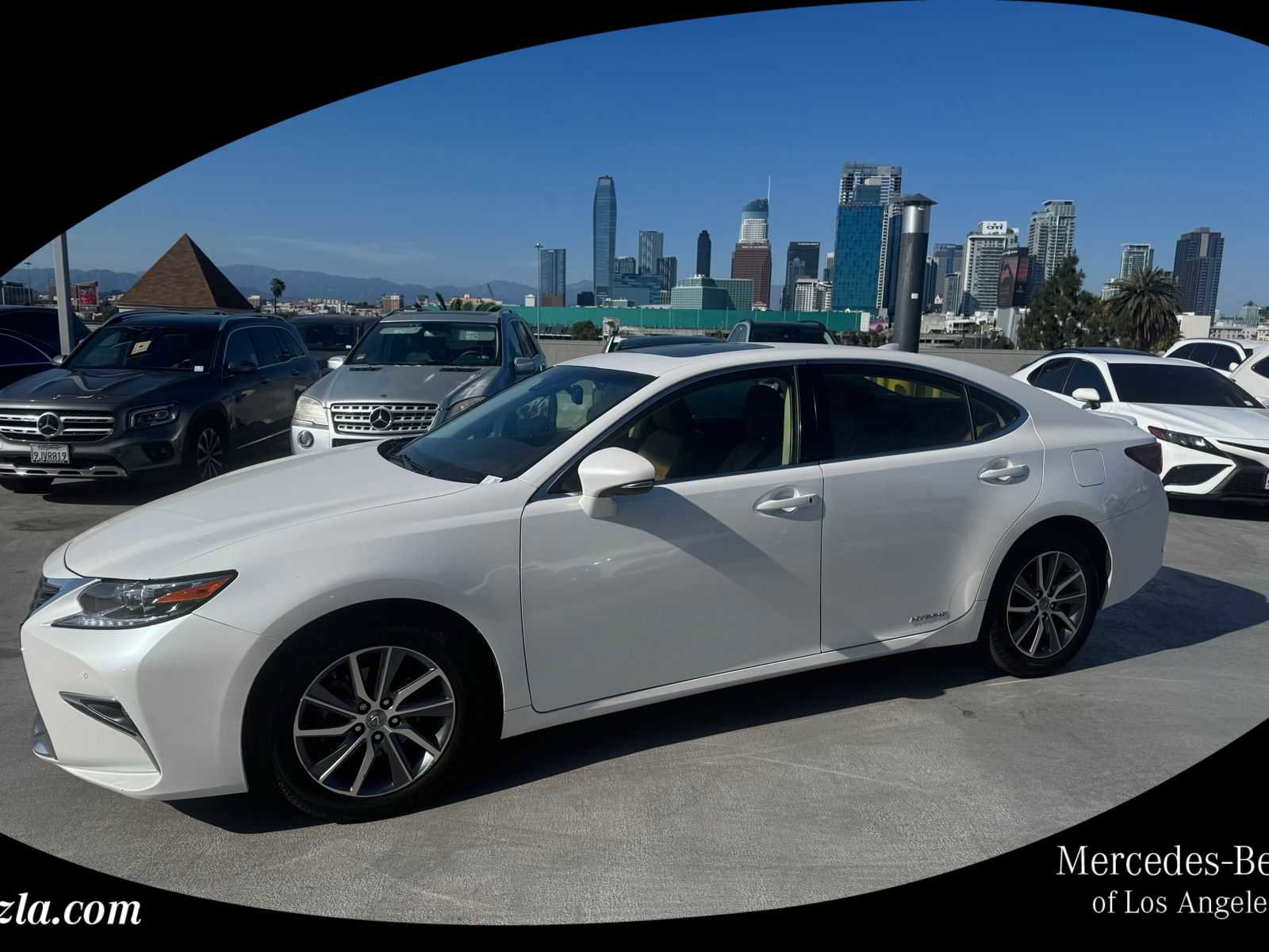 Used 2016 Lexus ES 300h w/ Luxury Package w/Wood Trim FWD image 1