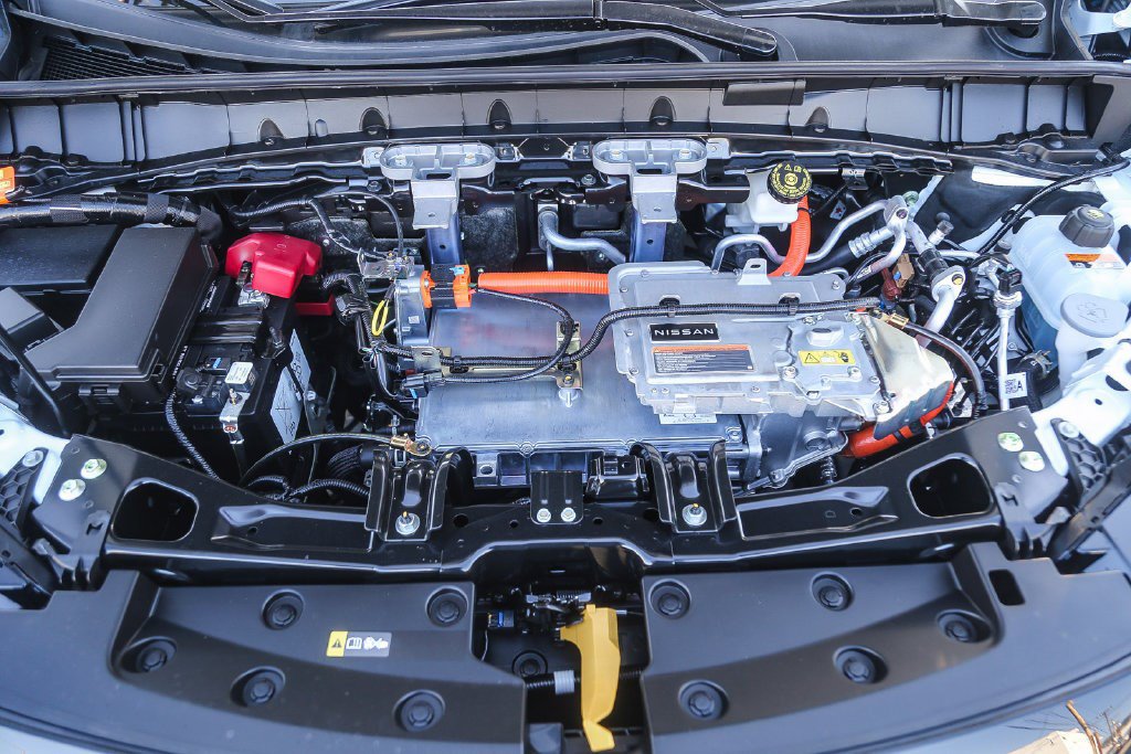 New 2026 Nissan Leaf w/ Illuminated Package FWD image 13
