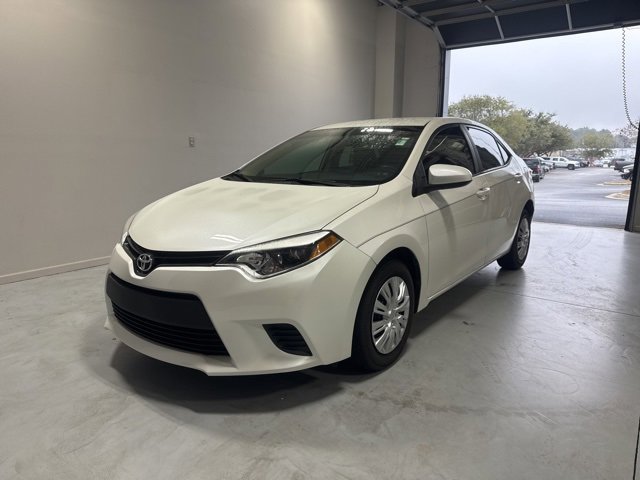 Used 2014 Toyota Corolla LE image 2