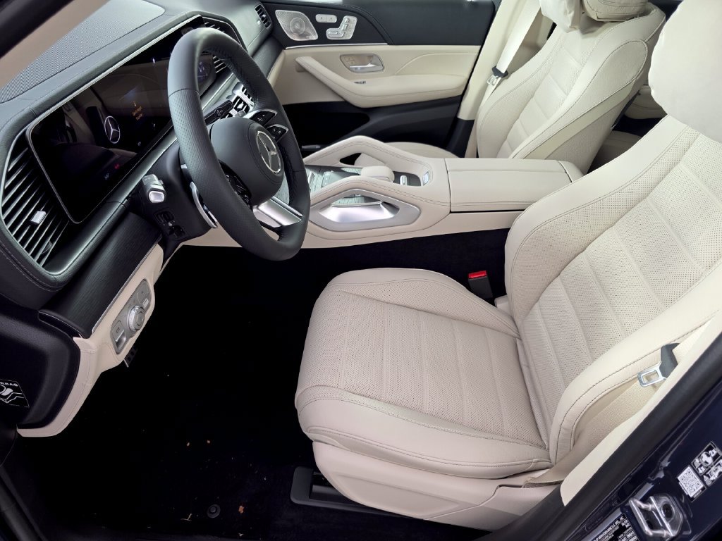 New 2026 Mercedes-Benz GLS 450 4MATIC image 6