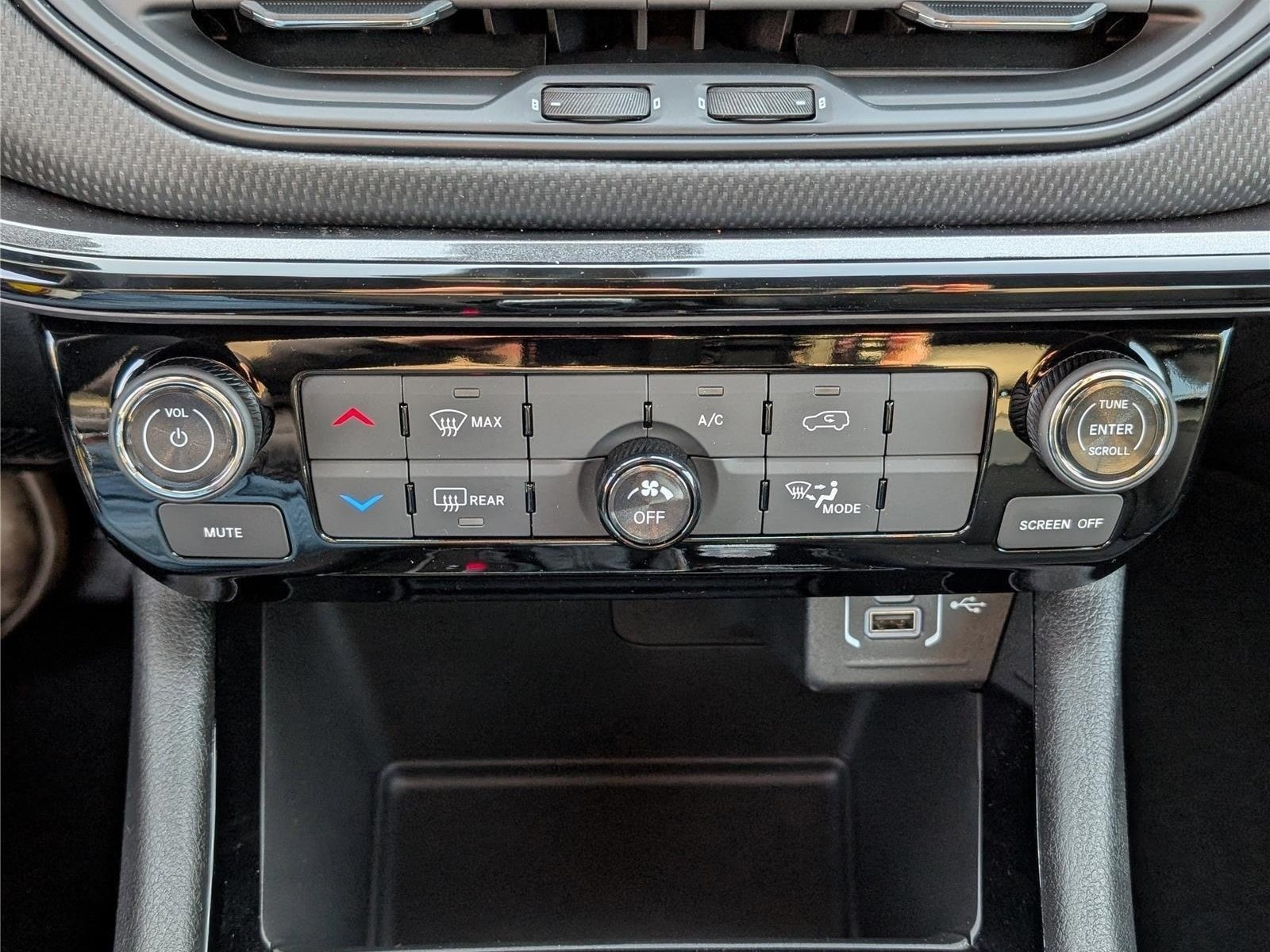 New 2026 Jeep Compass Latitude AWD/4WD image 20