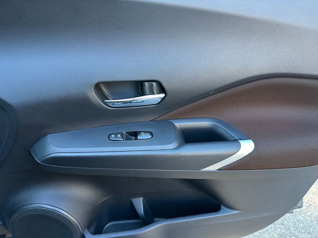 Used 2024 Nissan Kicks SR image 35