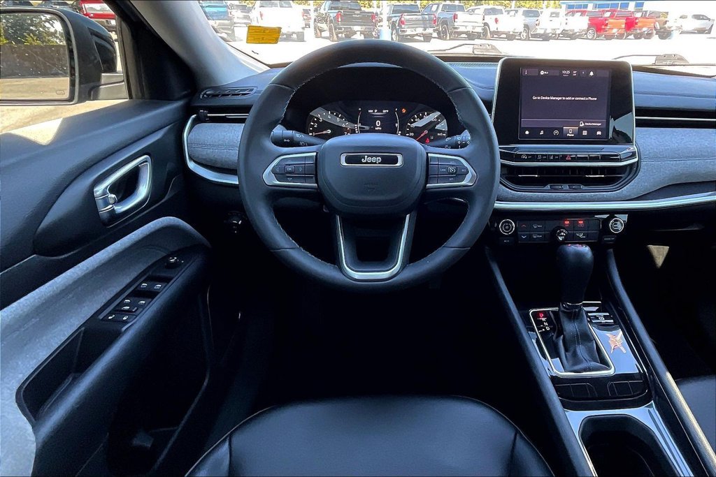 Used 2022 Jeep Compass Latitude FWD image 7
