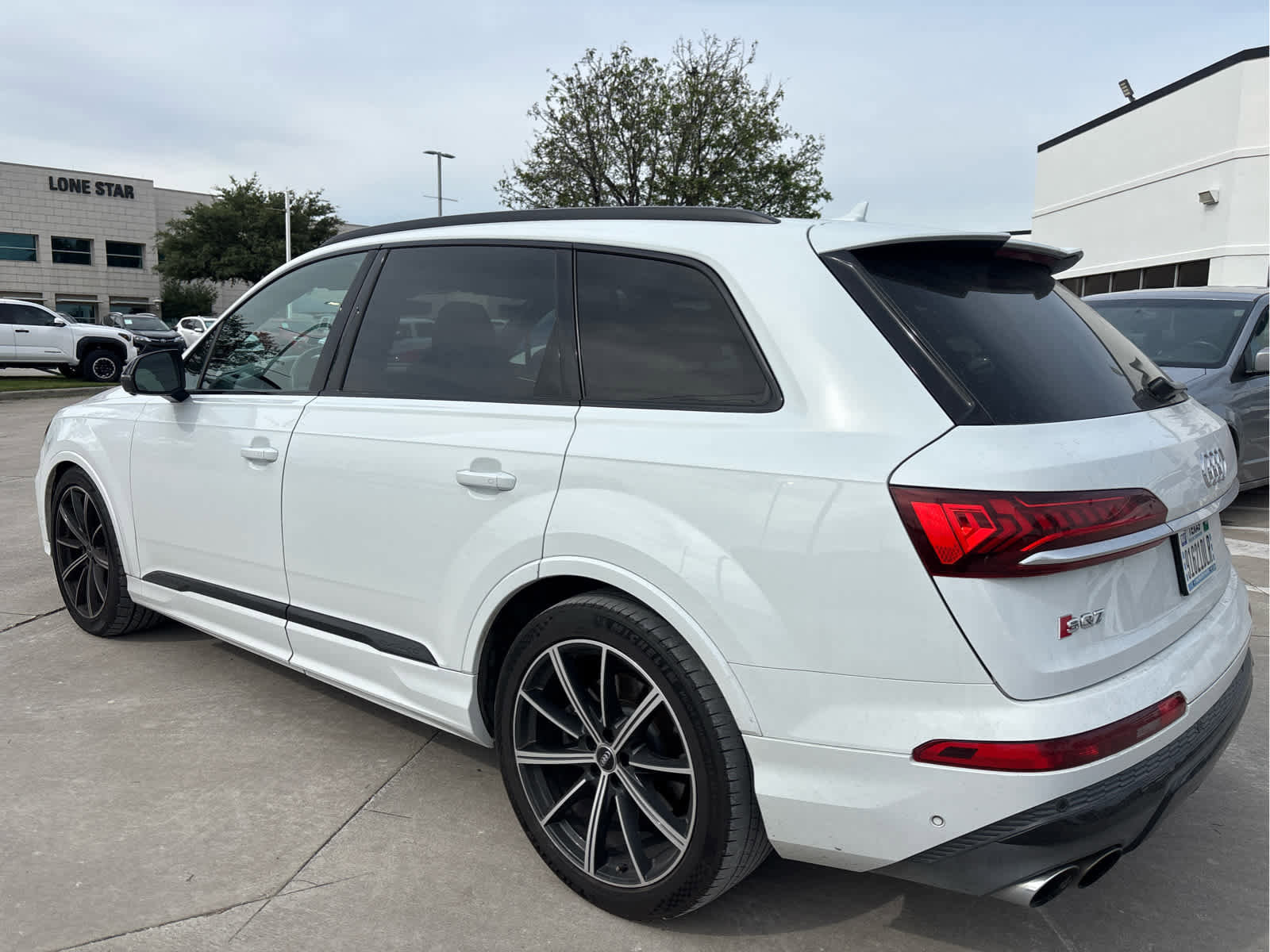 Used 2020 Audi SQ7 Premium Plus w/ S Executive Package AWD/4WD image 3