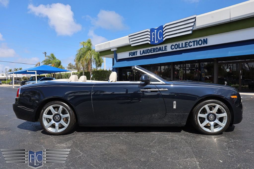 Used 2016 Rolls-Royce Dawn image 2