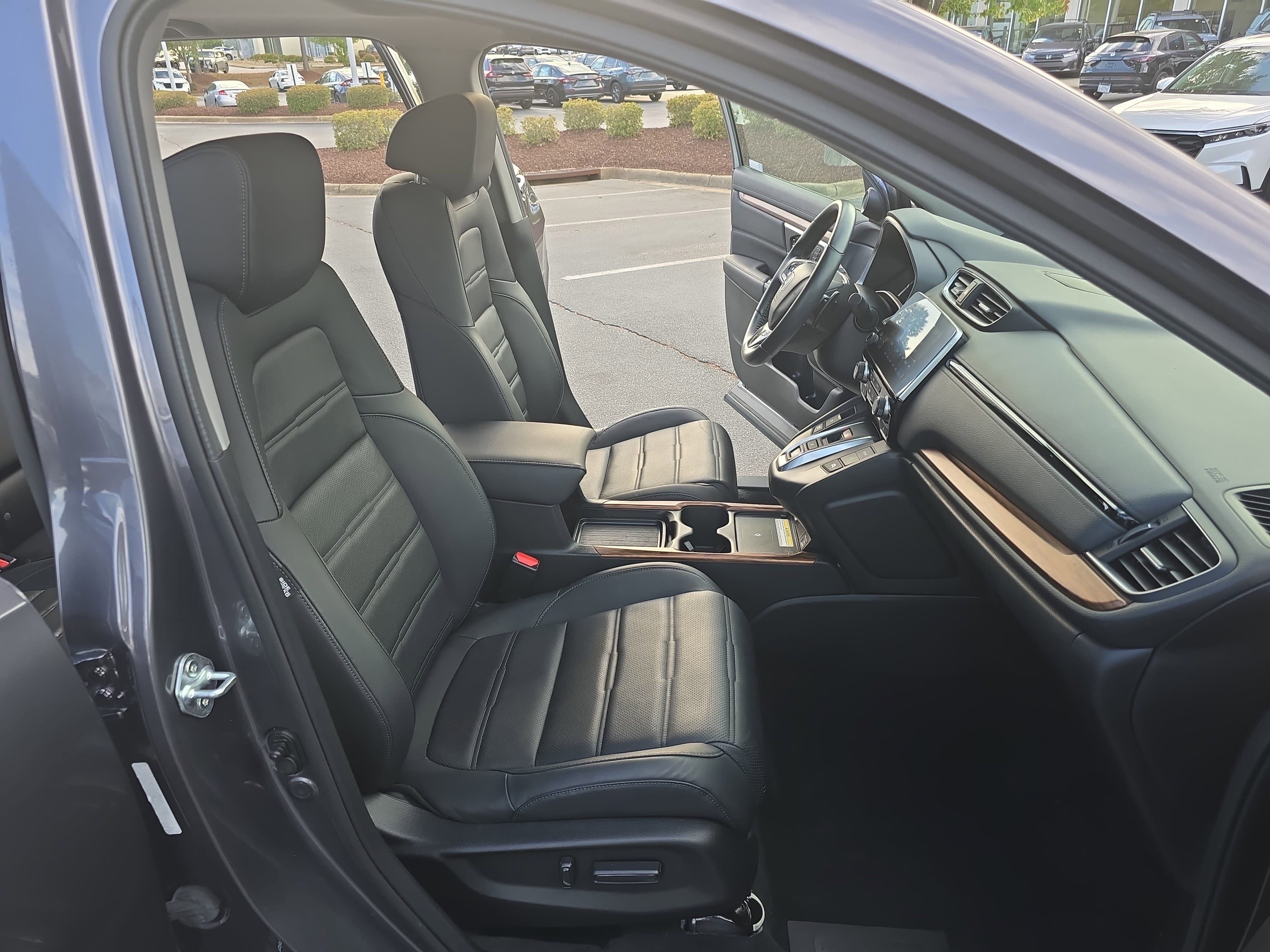 Used 2022 Honda CR-V Touring image 10