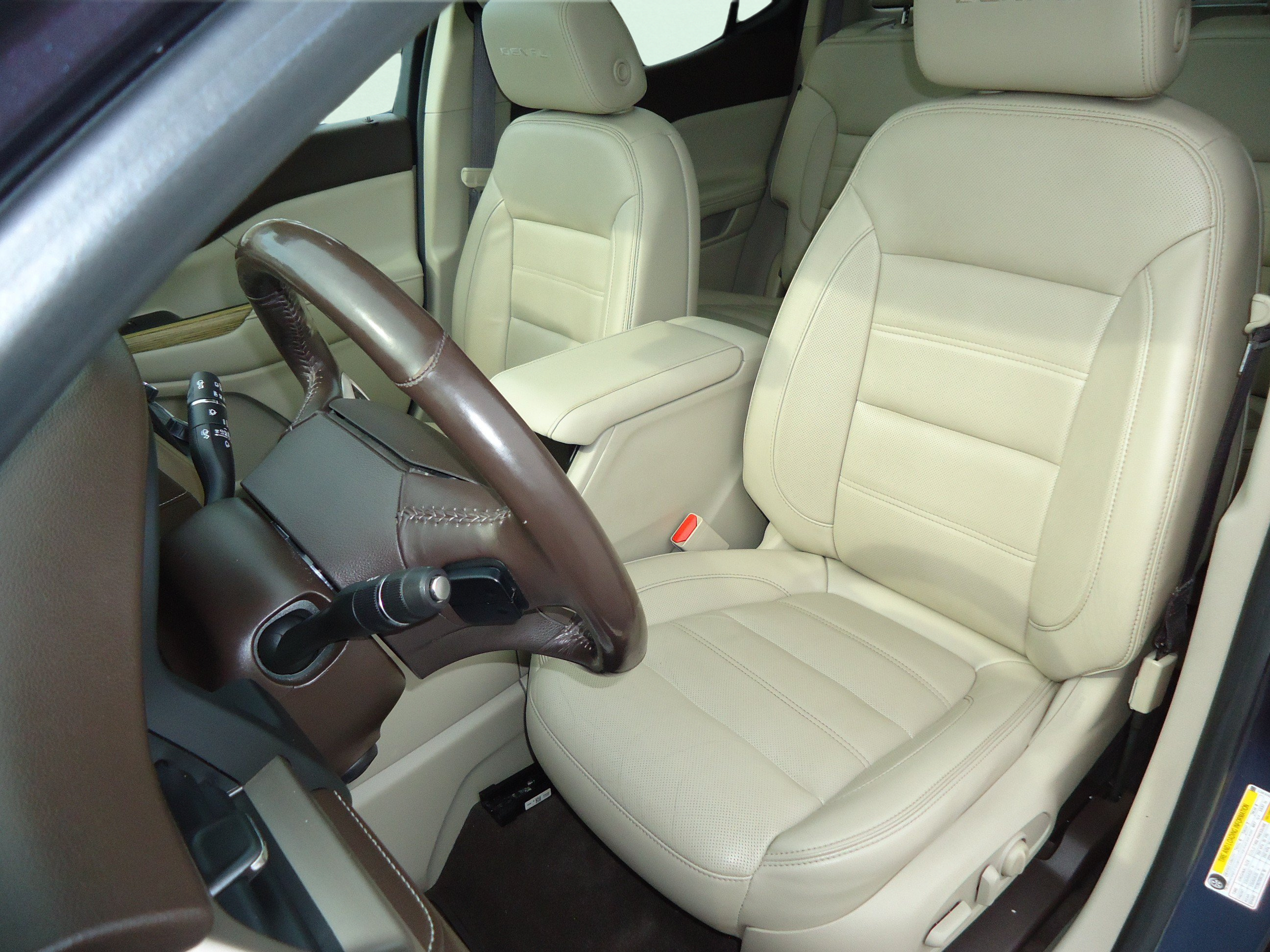 Used 2018 GMC Acadia Denali w/ Technology Package AWD/4WD image 28