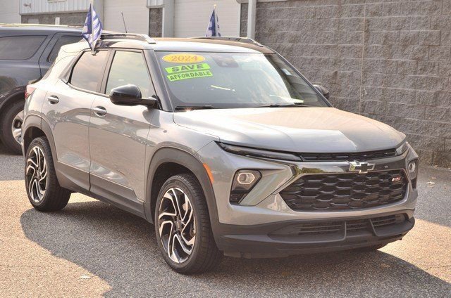 Used 2024 Chevrolet TrailBlazer RS image 2