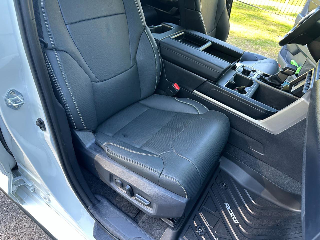 Used 2026 Toyota Tundra SR5 w/ SR5 Premium Package AWD/4WD image 27
