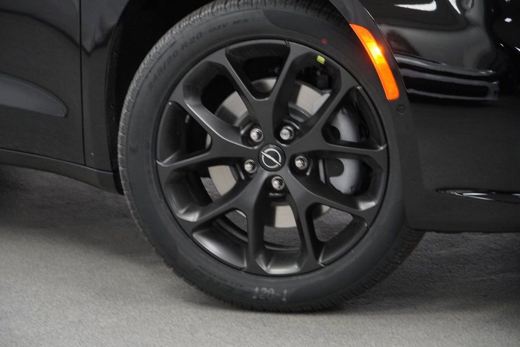 New 2026 Chrysler Pacifica Limited w/ S Appearance Package video 4