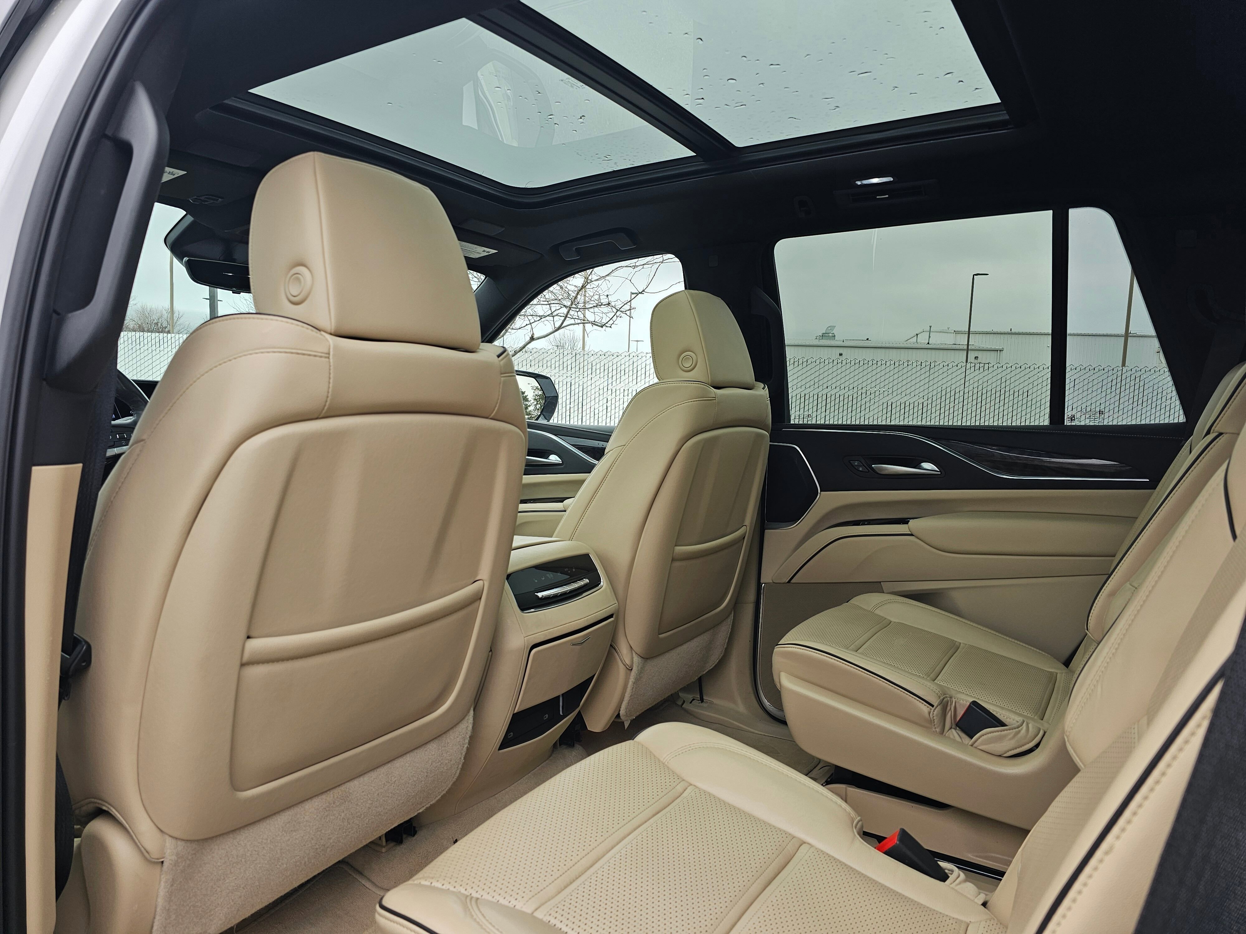 Used 2023 Cadillac Escalade Premium Luxury w/ Performance Package image 44